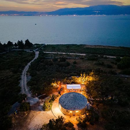 Island Getaway - Heritage House Mirce المظهر الخارجي الصورة