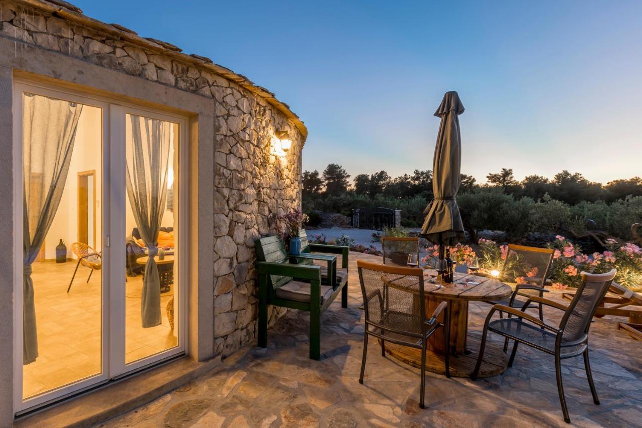 Island Getaway - Heritage House Mirce المظهر الخارجي الصورة