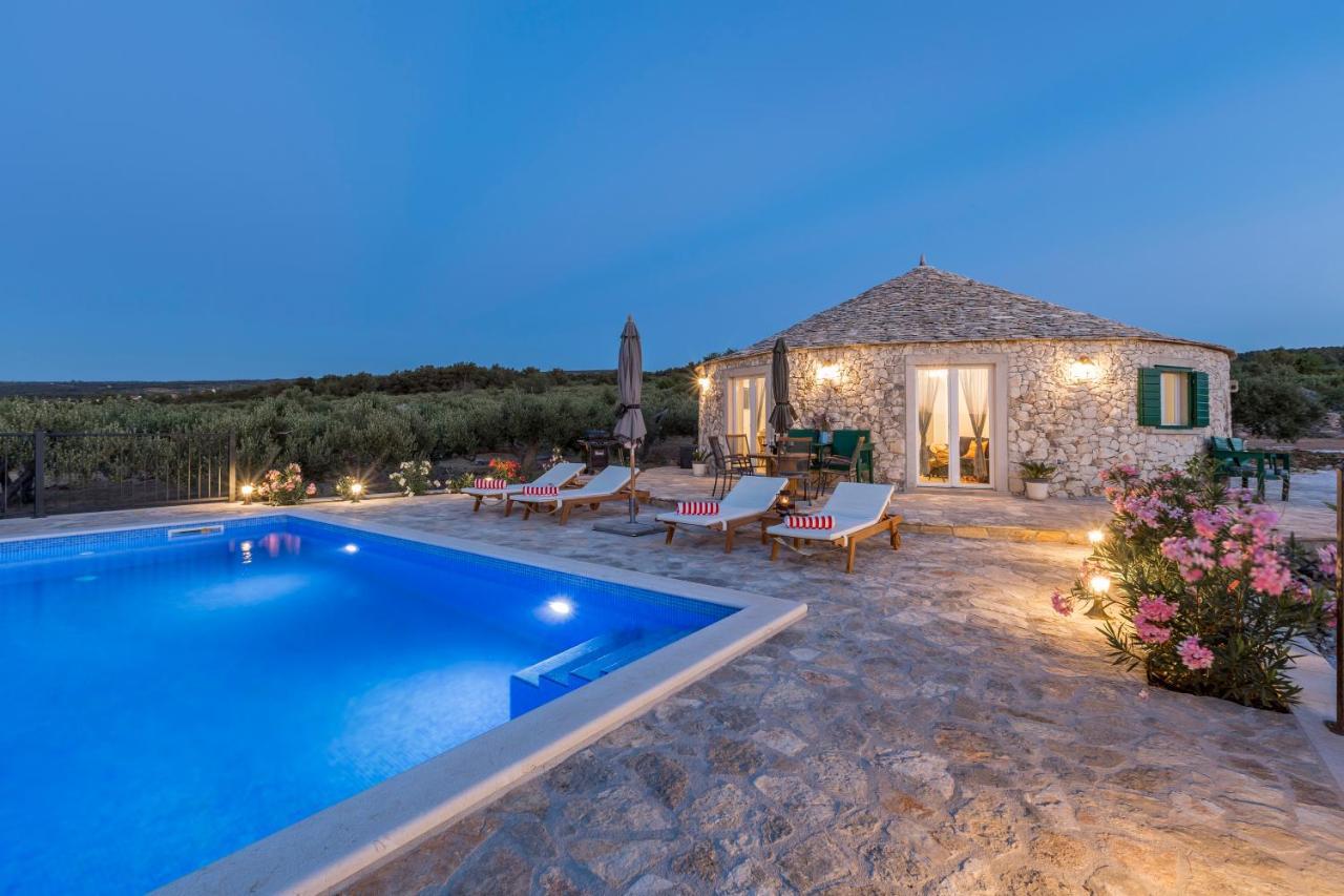Island Getaway - Heritage House Mirce المظهر الخارجي الصورة