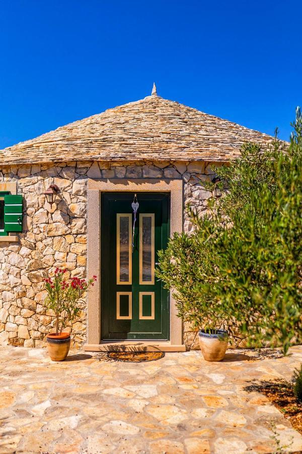 Island Getaway - Heritage House Mirce المظهر الخارجي الصورة