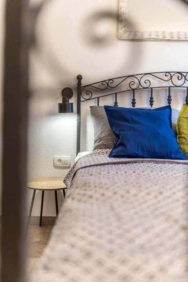Island Getaway - Heritage House Mirce المظهر الخارجي الصورة