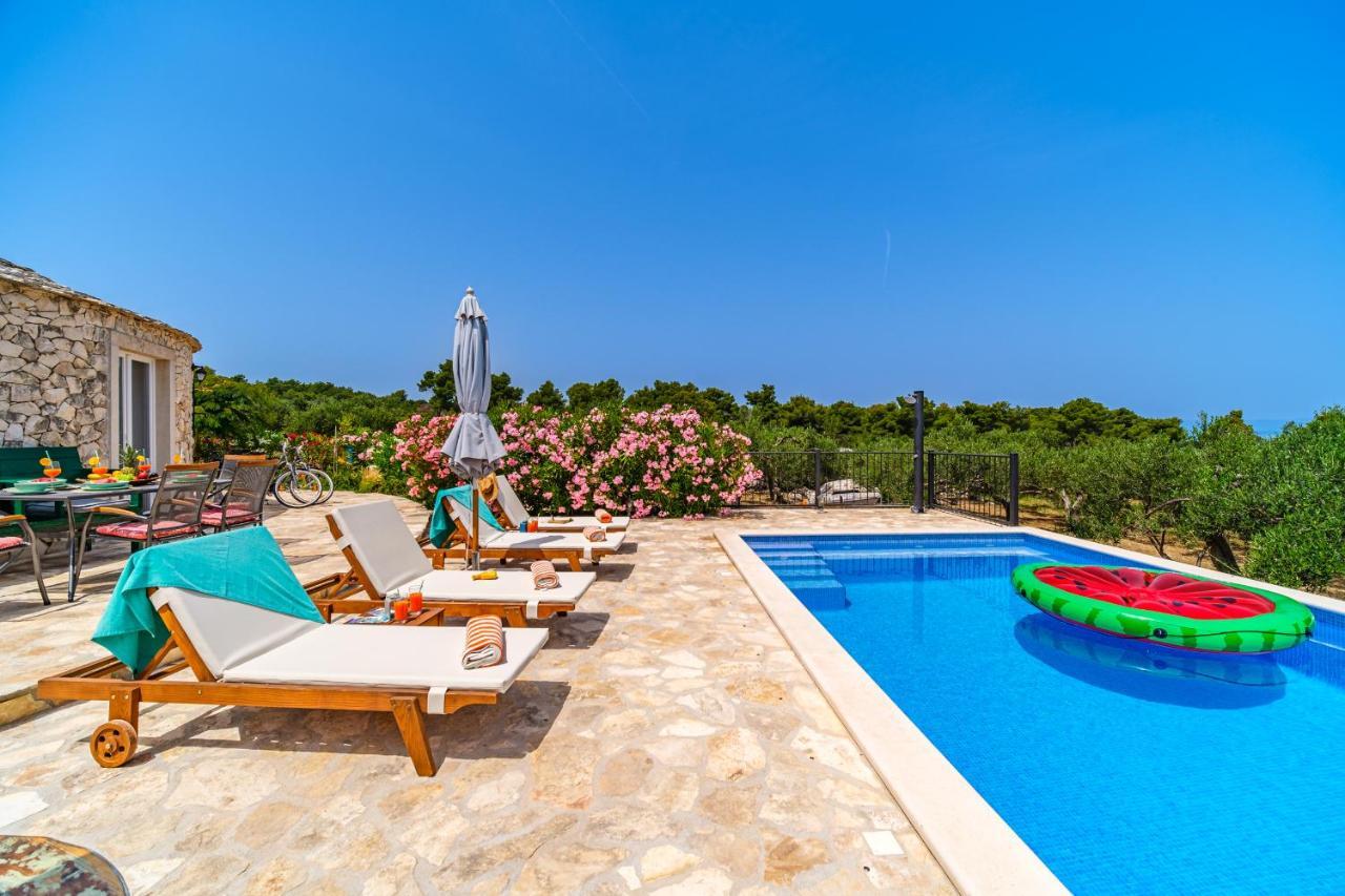 Island Getaway - Heritage House Mirce المظهر الخارجي الصورة