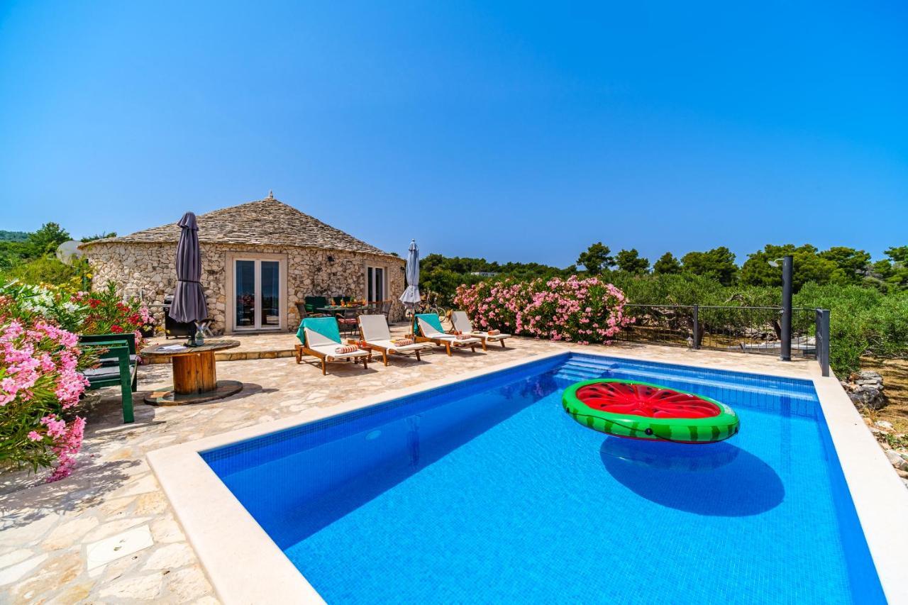 Island Getaway - Heritage House Mirce المظهر الخارجي الصورة
