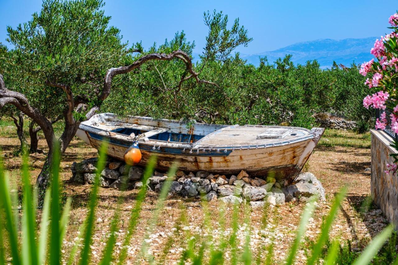 Island Getaway - Heritage House Mirce المظهر الخارجي الصورة