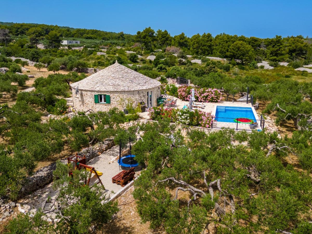 Island Getaway - Heritage House Mirce المظهر الخارجي الصورة