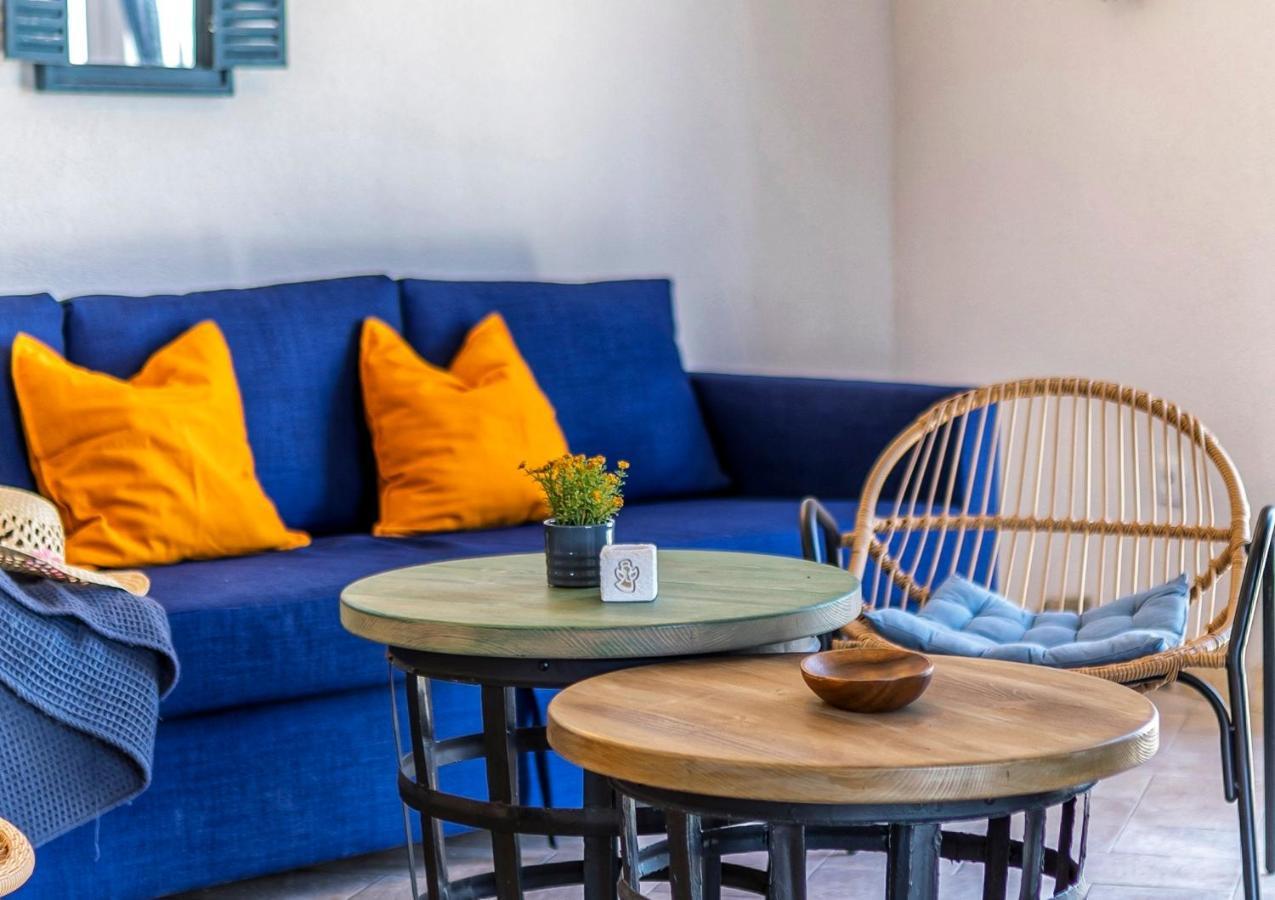 Island Getaway - Heritage House Mirce المظهر الخارجي الصورة