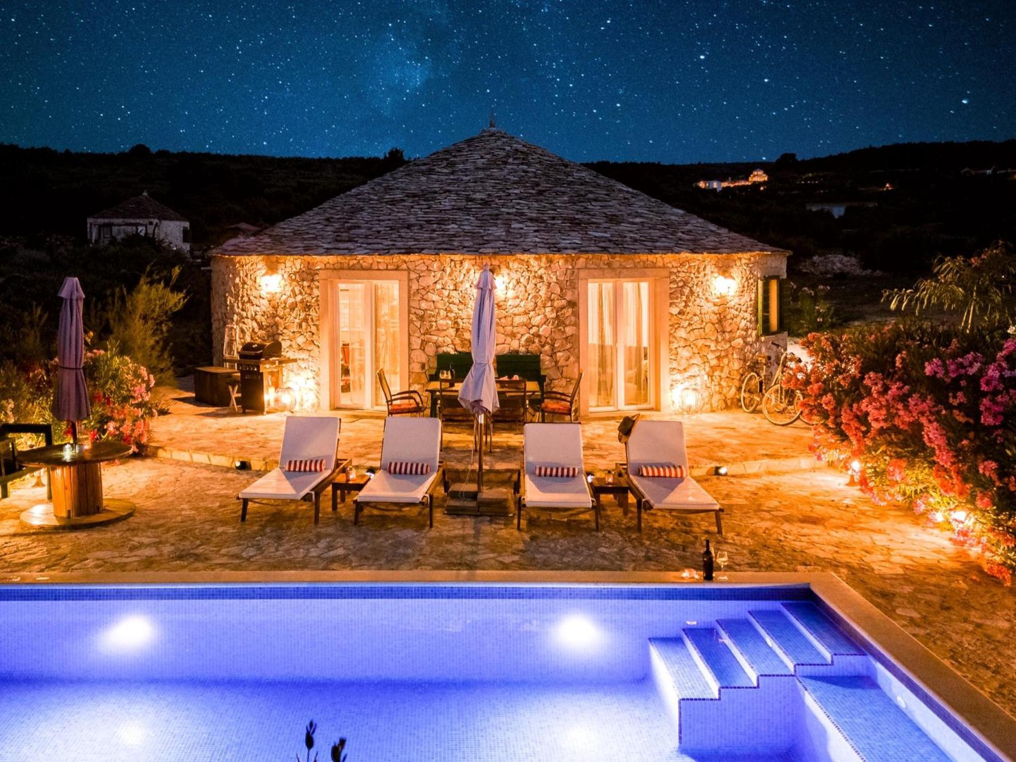 Island Getaway - Heritage House Mirce المظهر الخارجي الصورة