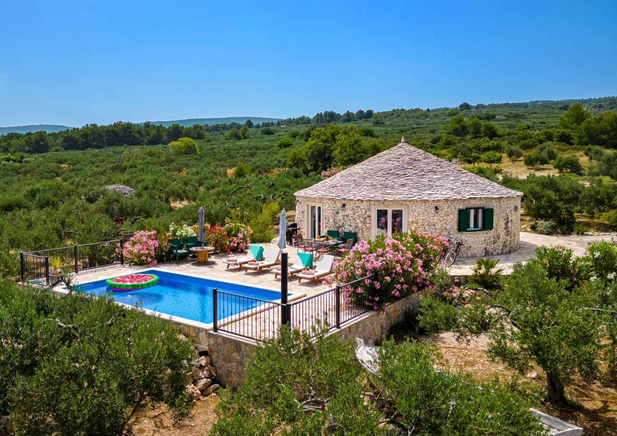 Island Getaway - Heritage House Mirce المظهر الخارجي الصورة