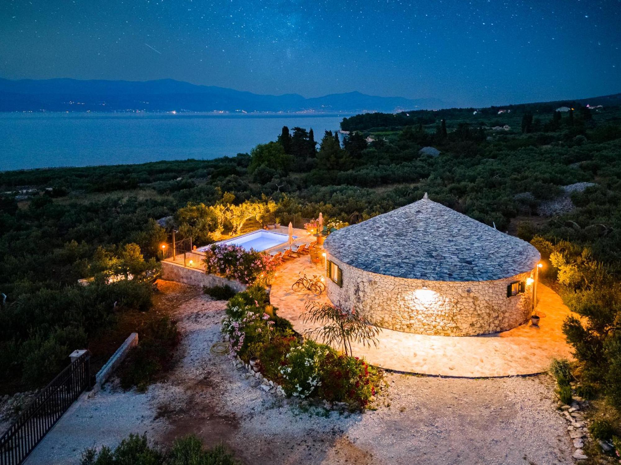 Island Getaway - Heritage House Mirce المظهر الخارجي الصورة