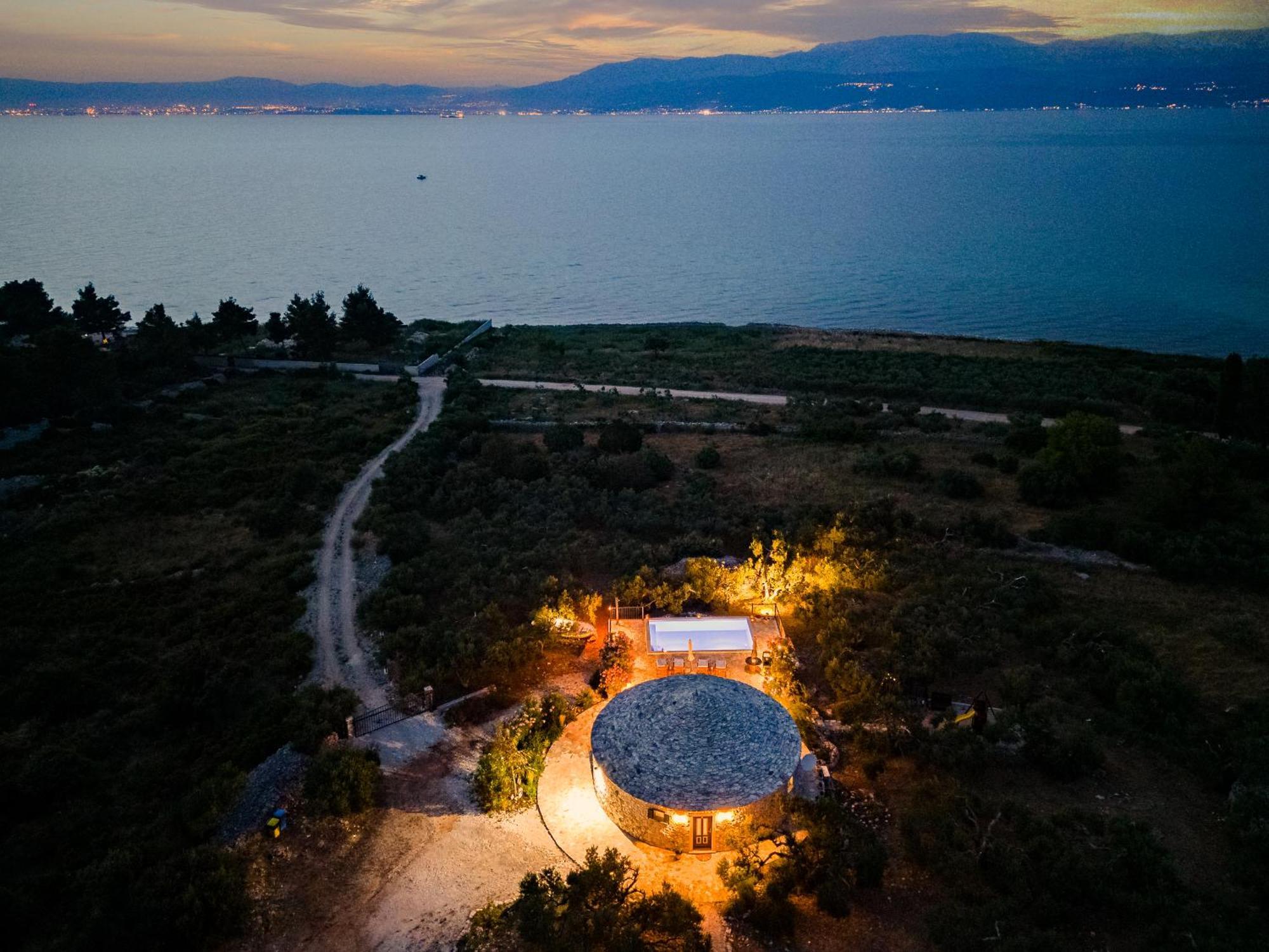 Island Getaway - Heritage House Mirce المظهر الخارجي الصورة